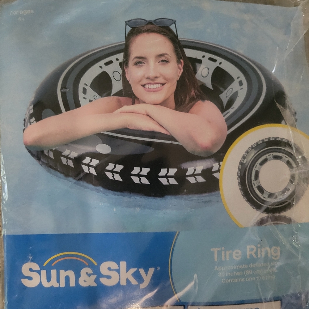 Tropical Leaf Inflatable Pool Float - Picture 4 of 5